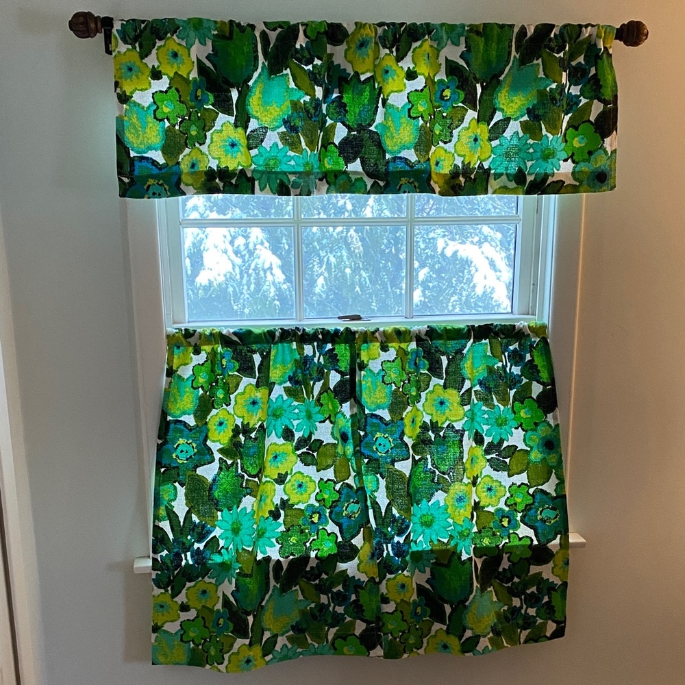 VTG Handmade Floral Café Curtains 3pc Set